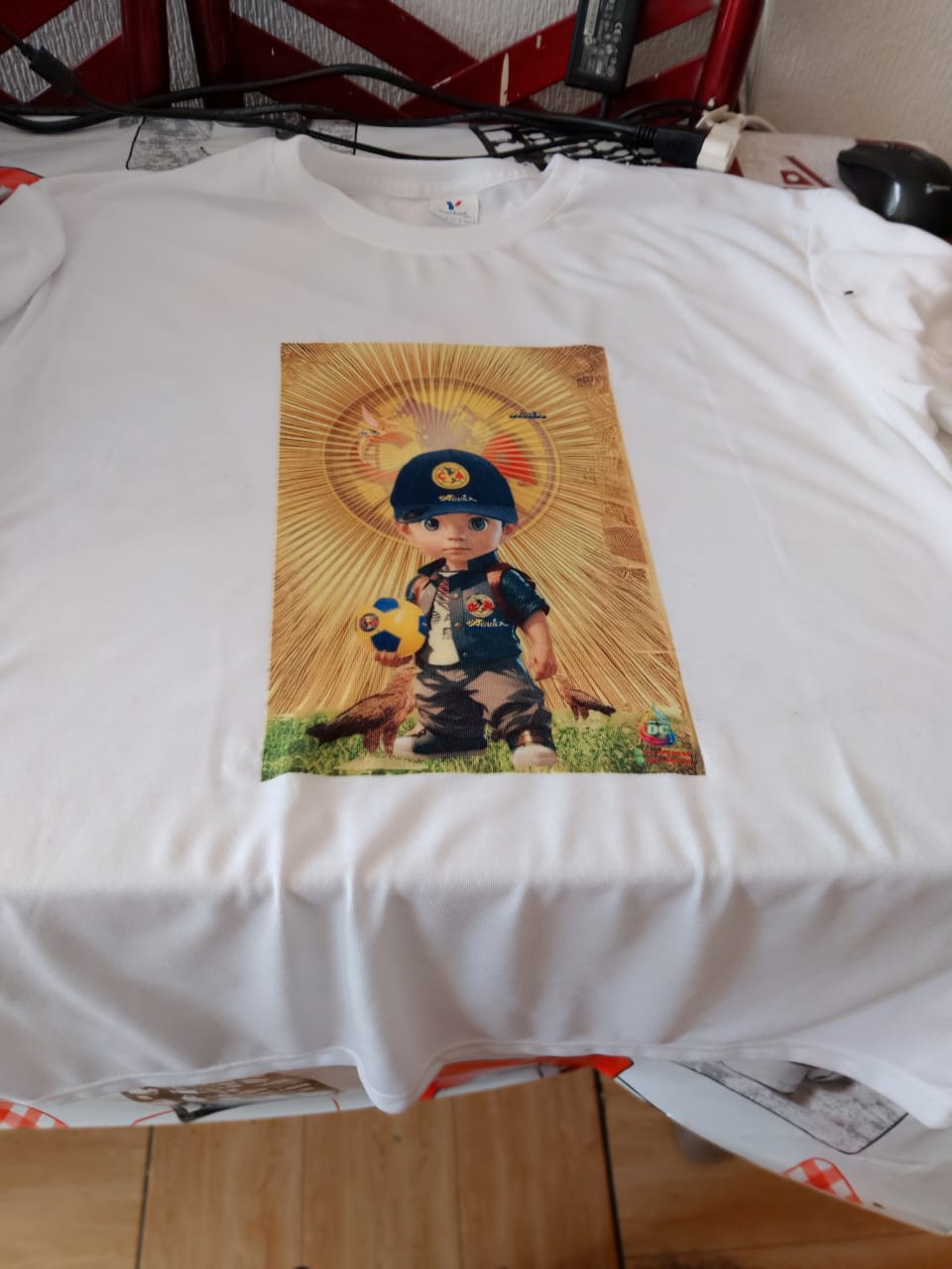 Playera sublimada con diseño colorido